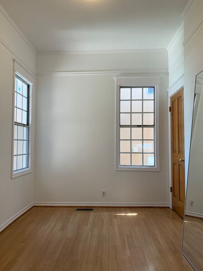 Building Photo - Charming Vintage Two-Bedroom Bungalow with Dining Room & Office