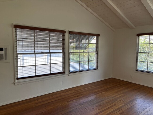 Building Photo - Kester Ave, 5069-5071