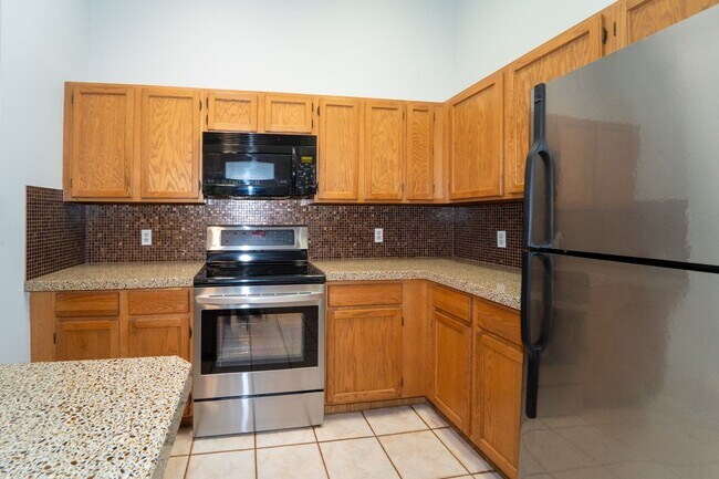 Building Photo - Comfortable Condo Living in St. Augustine Shores