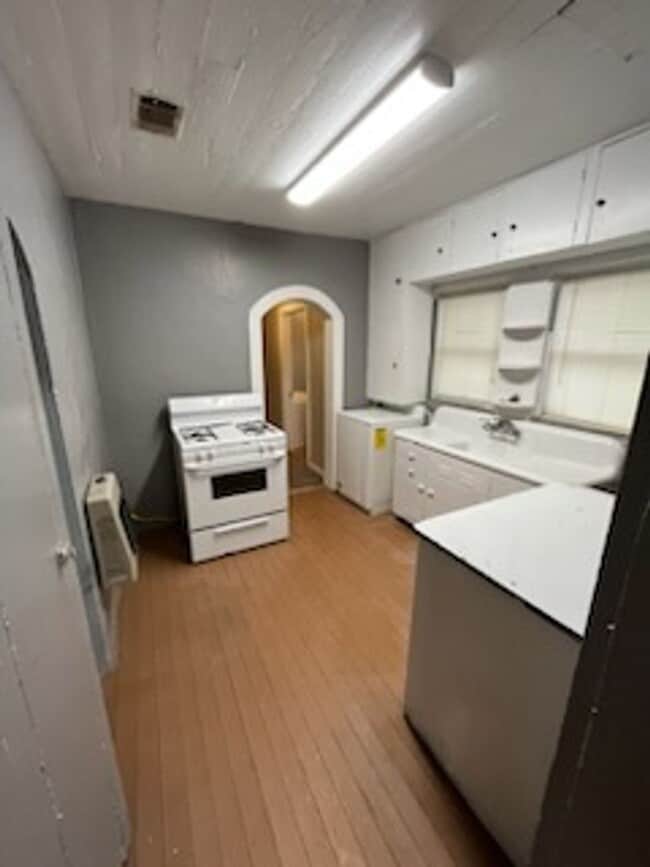 Building Photo - Come take a look at this 3-bedroom 2-bath home in New Blaine.