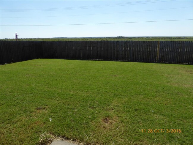 Building Photo - 4018 SW Mesquite Dr