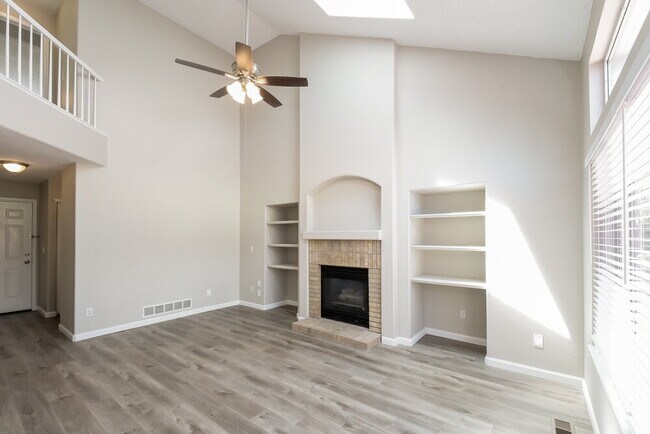 Building Photo - 5521 W 117th Pl