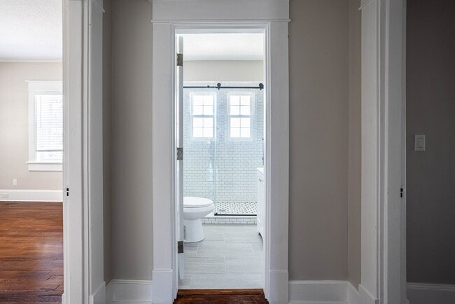 Building Photo - 20 Marion Ave