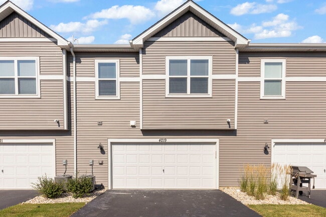 Building Photo - 4219 Chelsea Mnr Cir