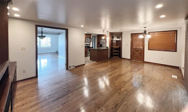 Building Photo - COMING SOON: Elegant Home in Prairie Villa...