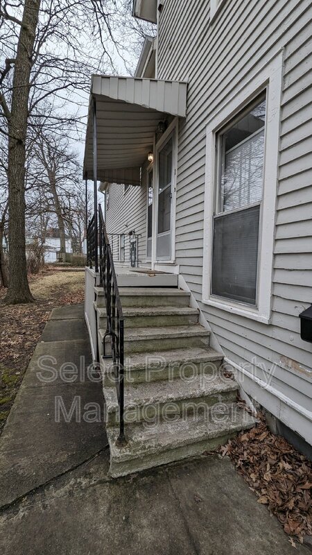 Building Photo - 333 W Suttenfield St