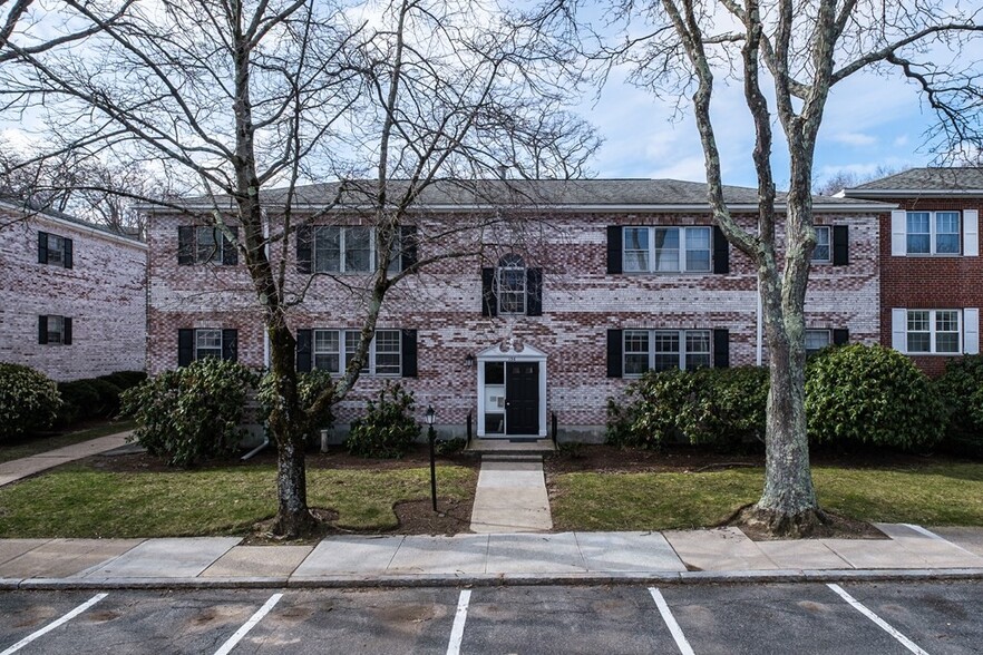 Building Photo - 137 Lake Shore Rd
