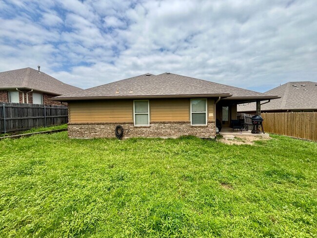Building Photo - Wonderful 3 Bed 2 Bath in Choctaw