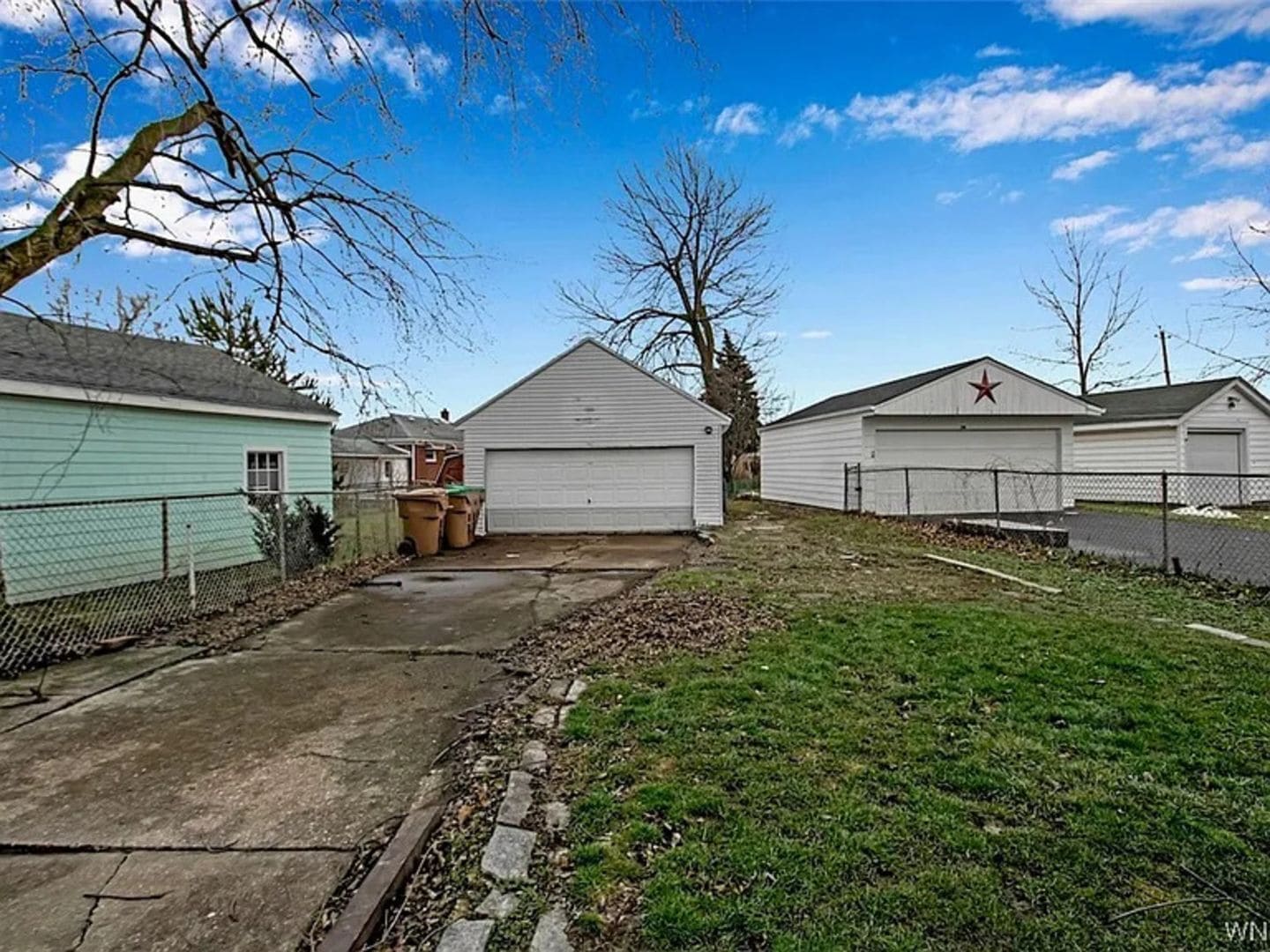 Building Photo - 11 Kaufman Dr