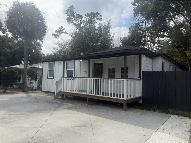 Building Photo - 1625 Wilson Ave