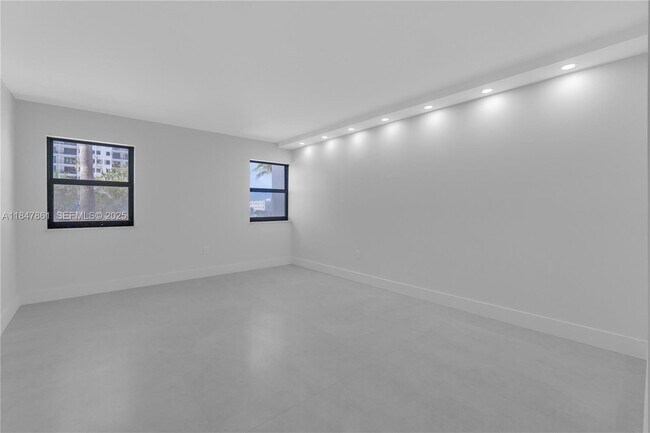 Building Photo - 1201 S Ocean Dr