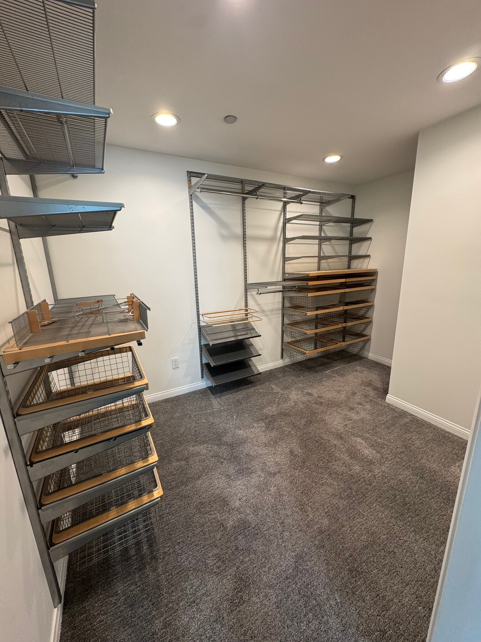 Master Closet - 11405 McDonald St