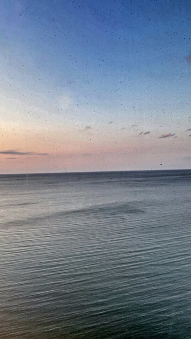 Building Photo - 6157 N Sheridan Rd