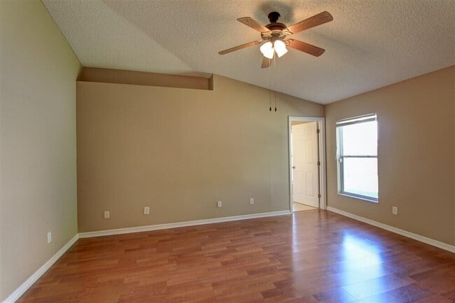 Building Photo - 2477 Deercroft Dr