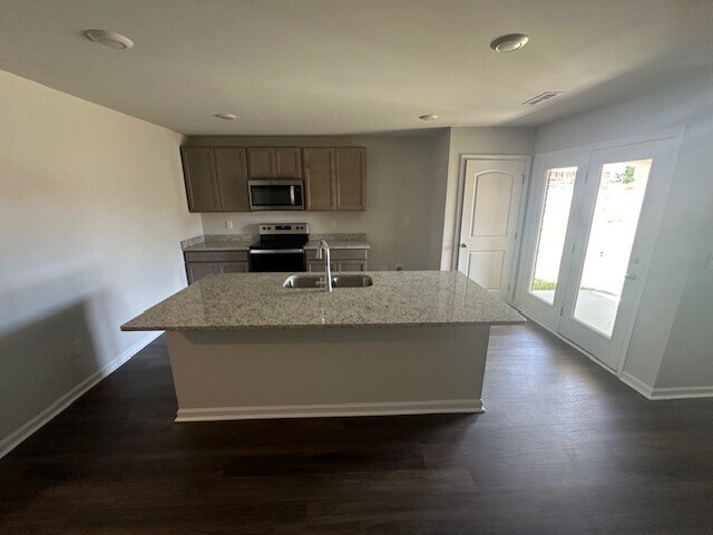 Building Photo - 1512 Heritage Cir SE