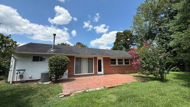 Building Photo - 5222 Garner St