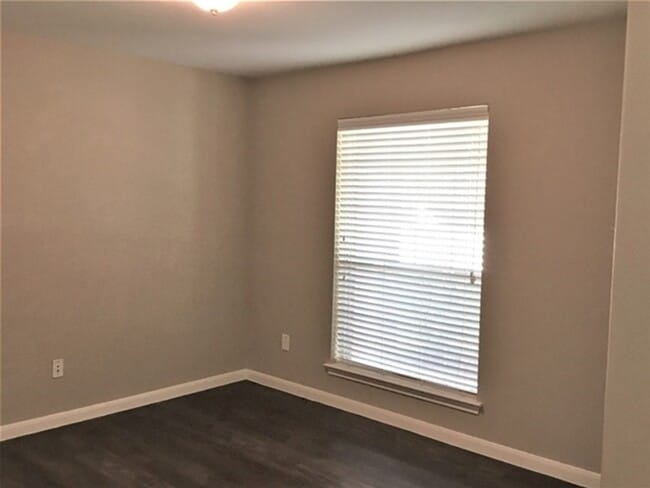 Building Photo - 21655 Falvel Lake Dr