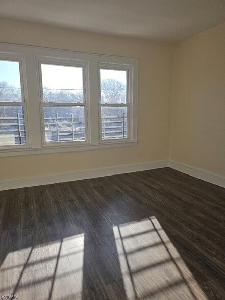 Building Photo - 31 Western Pky