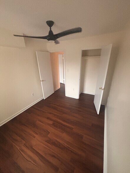 Building Photo - 6911 Victoria Dr