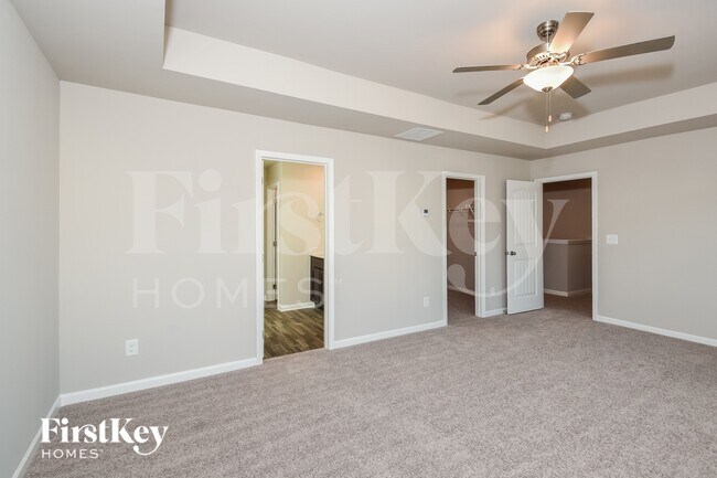 Building Photo - 4954 Hillstone Dr