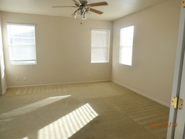 Building Photo - 2860 Frigate Bird Dr