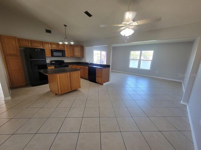 Building Photo - 3128 Munson St