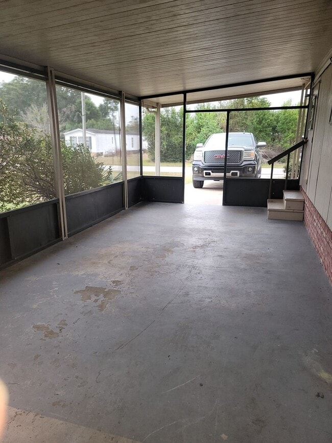 Building Photo - 2 Bedroom Mobile Home