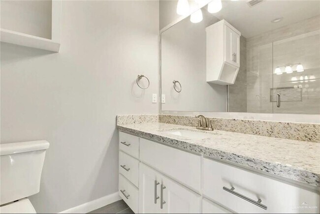 Building Photo - 10 Downing Ave