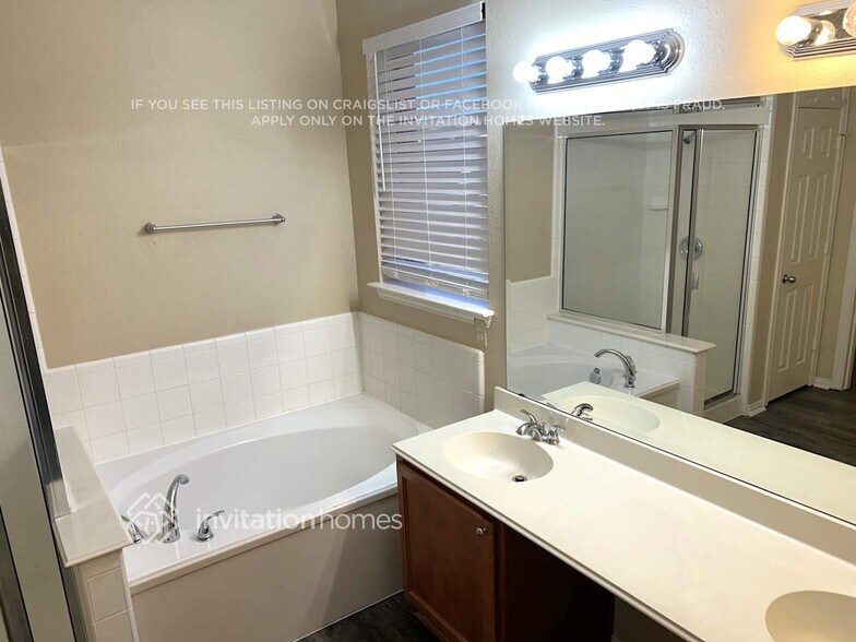 Building Photo - 728 Sage Brush Dr