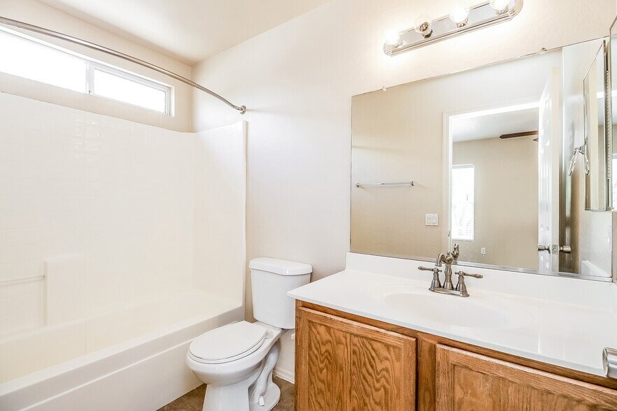 Building Photo - 4090 E Silverbell Rd