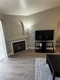 Building Photo - Cozy Fully Furnished Condo