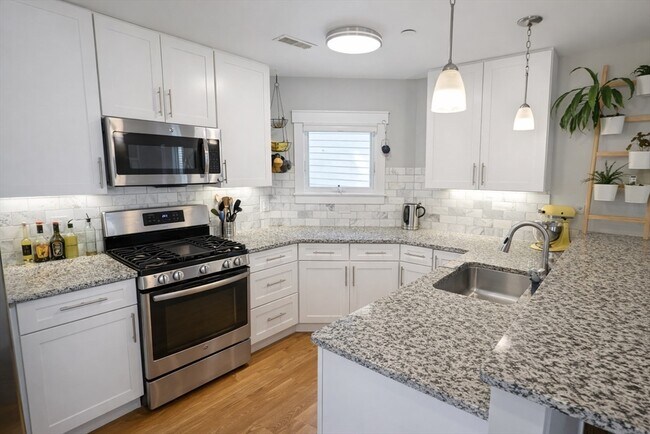 Building Photo - 27 Marcella St