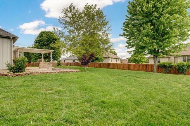 Building Photo - Stunning 4 Bedroom house for rent in Roger...