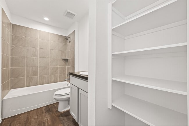 Building Photo - 40603 Pine Spruce Ln