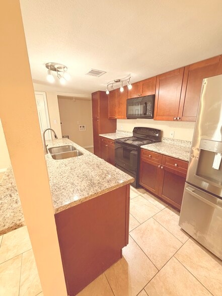 Building Photo - 12328 Ormandy St