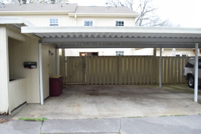 Building Photo - Updated photos coming soon…Great 2 Bedroom 1 1/2 Bath Townhome Now Available in River Plantation!