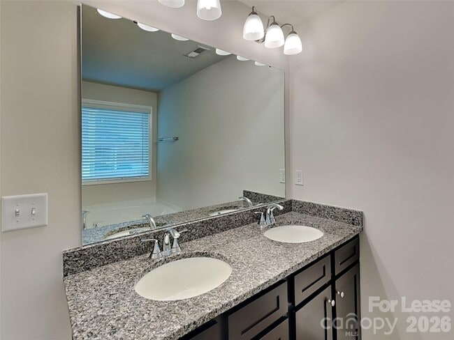 Building Photo - 148 Kingshall Rd