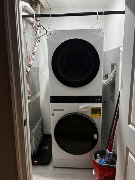 Laundry on 2nd Floor - 1831 Ginnodo St