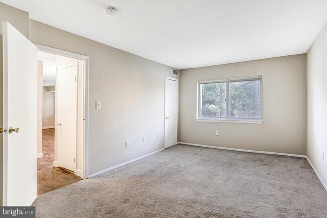 Building Photo - 12215 Braxfield Ct