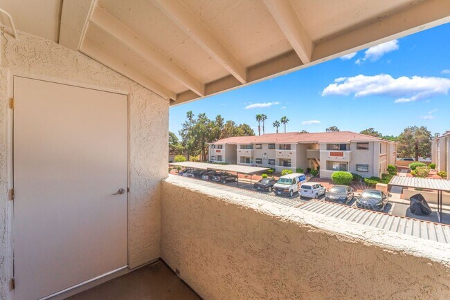 Building Photo - 7300 W Pirates Cove Rd