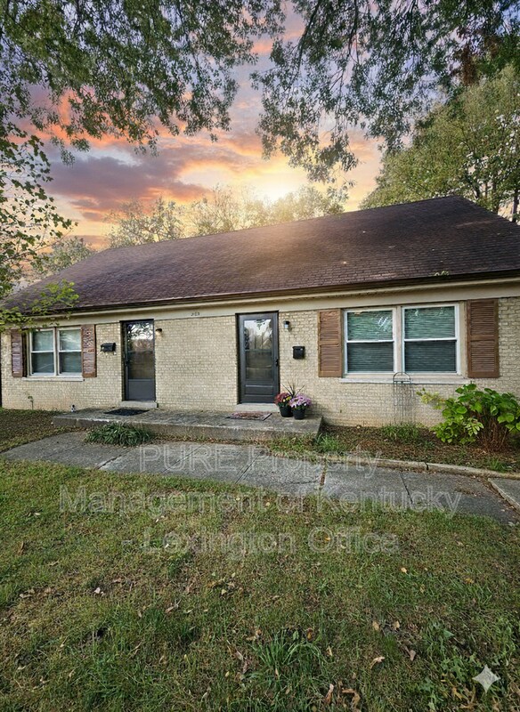 Primary Photo - 2216 Winterberry Dr