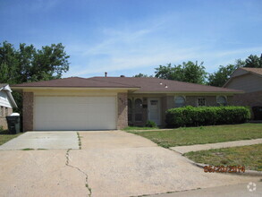 Building Photo - COMING SOON - GREAT RENTAL IN MIDWEST CITY...