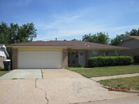 Building Photo - COMING SOON - GREAT RENTAL IN MIDWEST CITY...