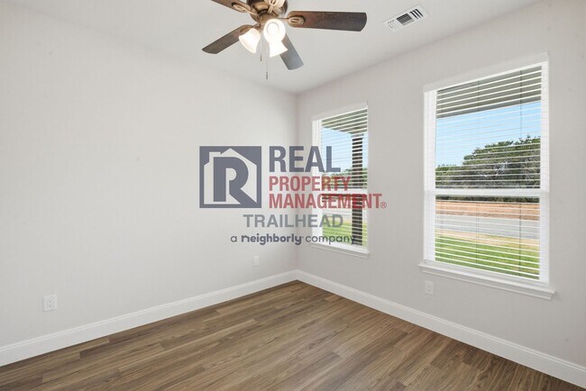 Building Photo - 5805 Barkridge Dr