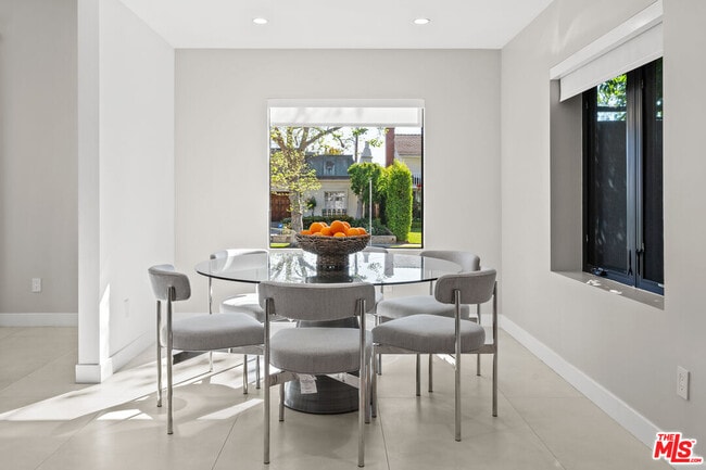 Building Photo - 201 S Bedford Dr