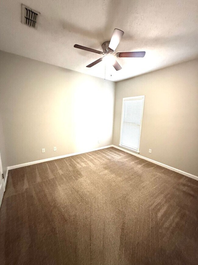 Building Photo - ** 4 bed 2.5 bath located in Sturbridge includes monthly pool service and chemicals ** Call 334-3...