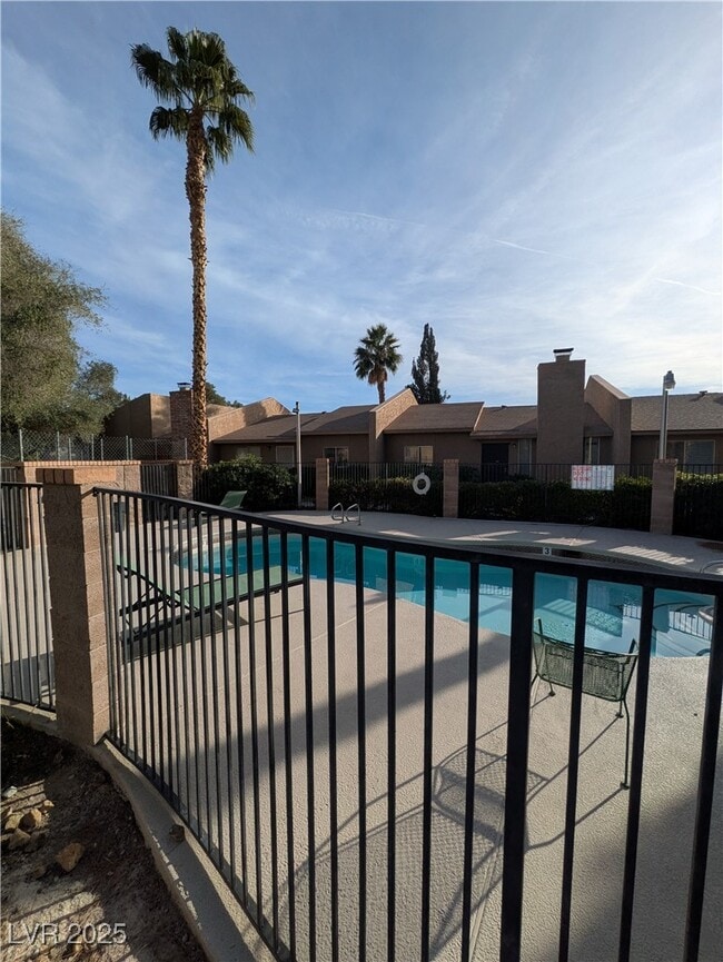 Building Photo - 4252 Rollingstone Dr