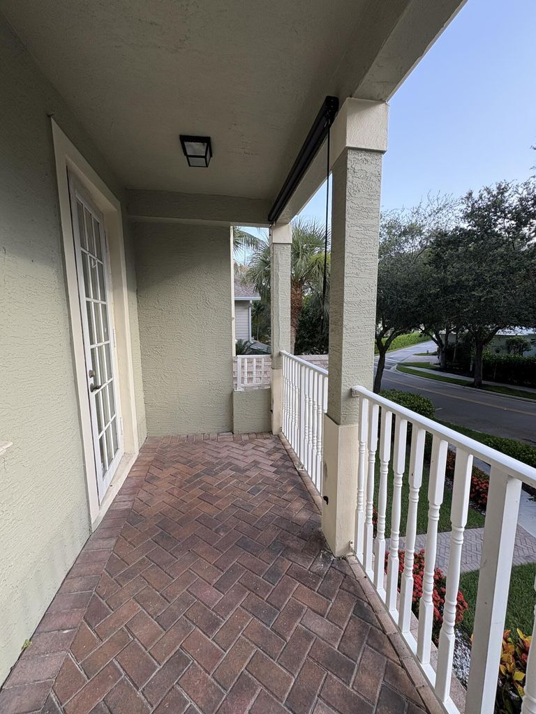 Building Photo - 129 E Bay Cedar Cir