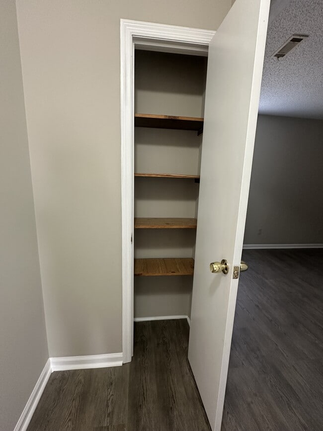 Building Photo - 420 Prince Ln