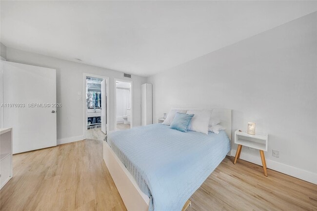 Building Photo - 130 S Cypress Rd